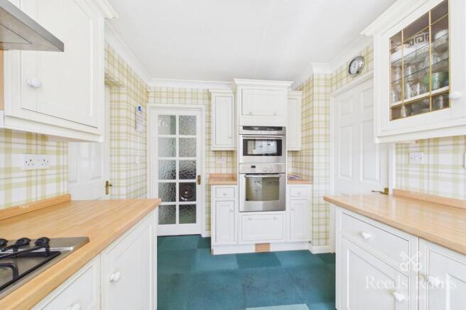 3 bed Bungalow for sale Image 6