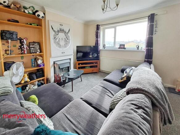 2 bed Flat for sale Image 3