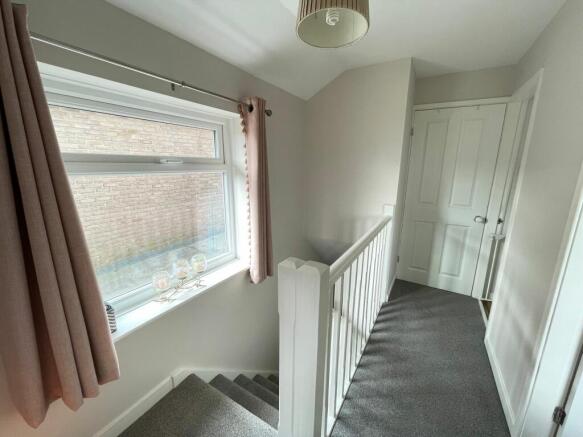 FIRST FLOOR LANDING