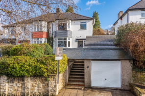35, Hartley Down, Purley CR8 4EF