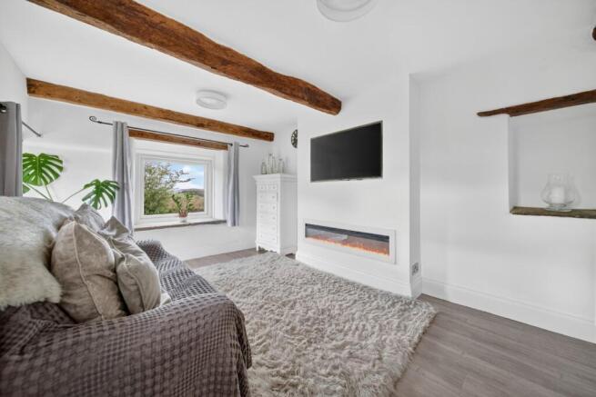 4 bed Barn Conversion for sale Image 8