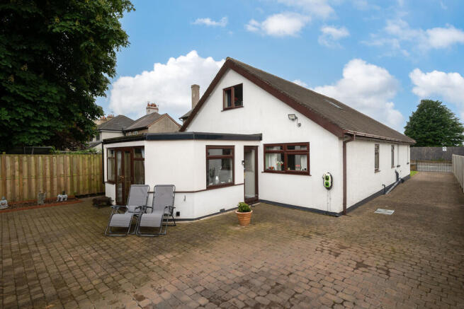 5 bed Detached for sale Image 5