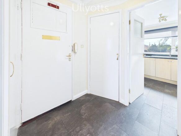 1 bed Apartment to rent Image 4