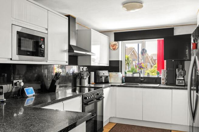 2 bed Detached Bungalow for sale Image 6
