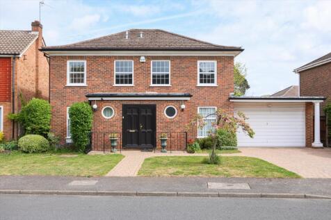 Ronneby Close, Weybridge, Surrey KT13