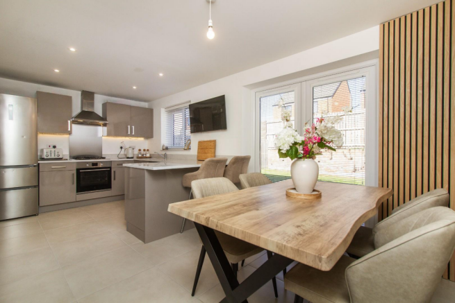 Kitchen / Dining Room