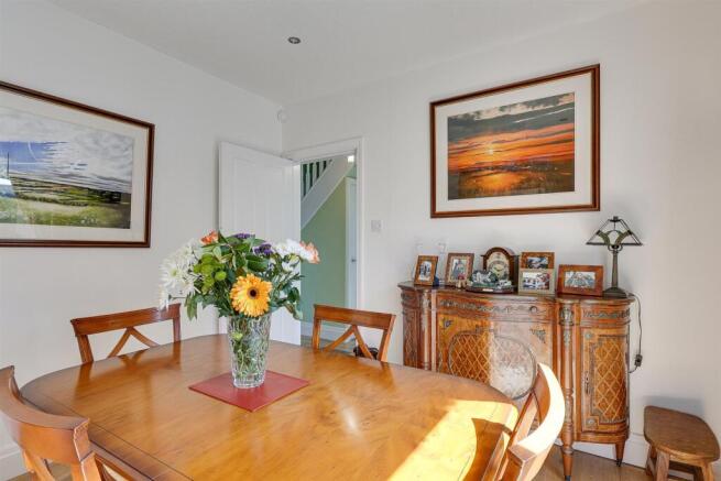 4 bed Semi-Detached for sale Image 6