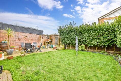 Laburnum Drive, Larkfield, Aylesford, Kent