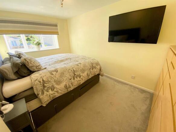3 bed Semi-Detached for sale Image 11