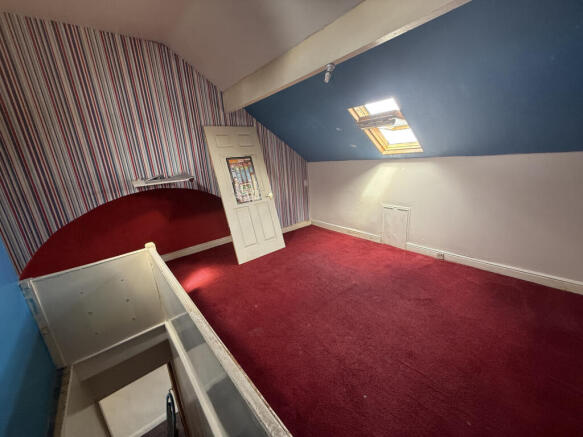 3 bed Terraced to rent Image 8