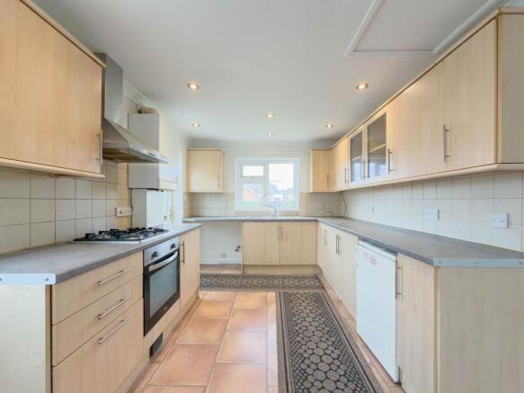 2 bed Semi-Detached Bungalow for sale Image 6