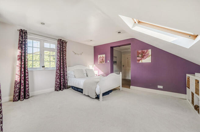 The Hatch, Burghfield, Reading, Berkshire, RG30 photo 4