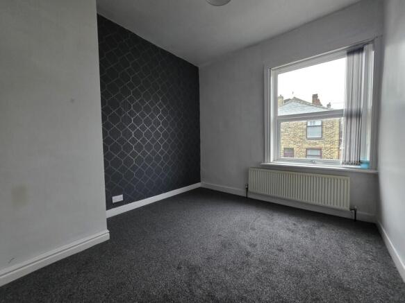 2 bed End of Terrace to rent Image 6