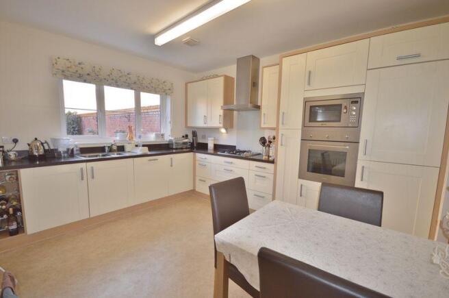 Kitchen/Breakf...