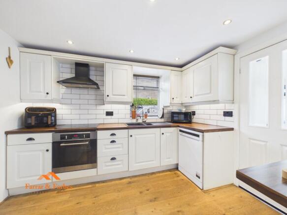 3 bed Semi-Detached for sale Image 8