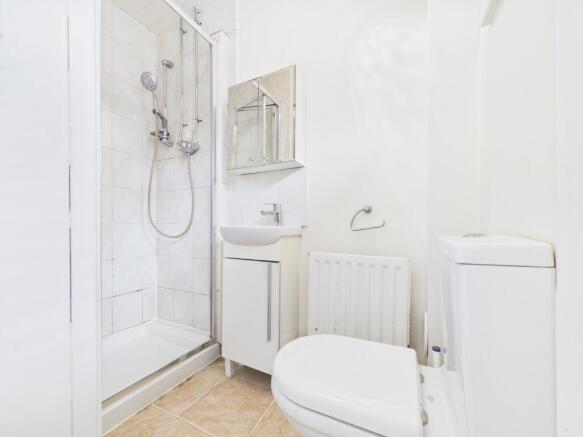 3 bed Semi-Detached to rent Image 9