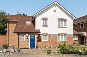 25, Highclere, Guildford GU1 1XP
