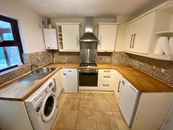 kitchen 1.jpg