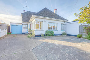 1, Tattersall Gardens, Leigh-on-sea SS9 2QS
