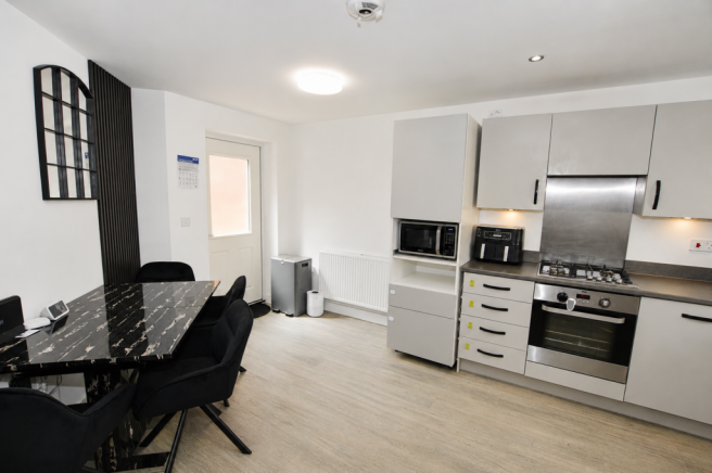 Colliers Way, Leigh, WN7 4BE photo 4