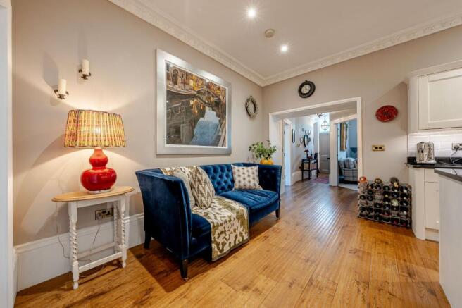 3 bed Apartment for sale Image 11
