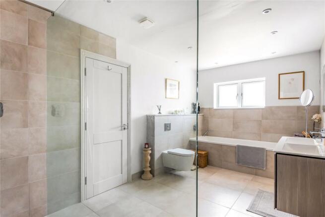 Master En-Suite
