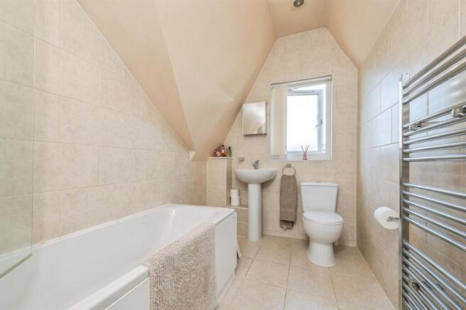 3 bed Semi-Detached for sale Image 12
