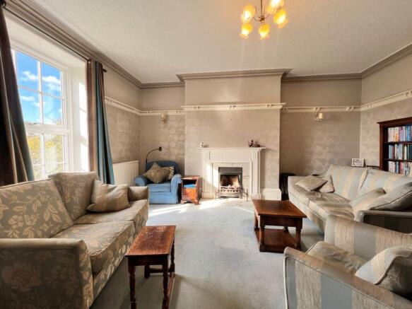 4 bed Semi-Detached for sale Image 4