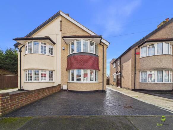 Presented by Clinton at EweMove Bexleyheath and Da