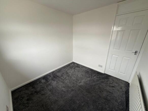 3 bed Terraced to rent Image 6