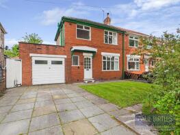 51, Southgate, Urmston, Flixton M41 9EQ