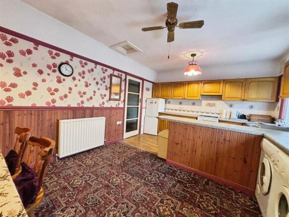 3 bed Detached Bungalow for sale Image 6