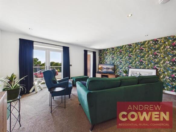 2 bed Apartment for sale Image 5