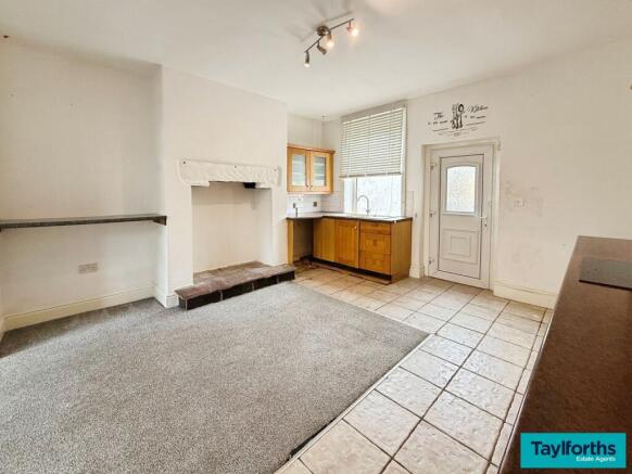 3 bed Terraced for sale Image 5