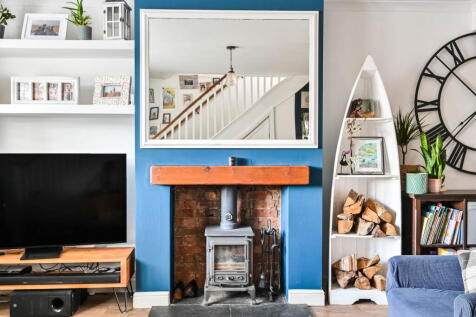 The Street, Fetcham, KT22