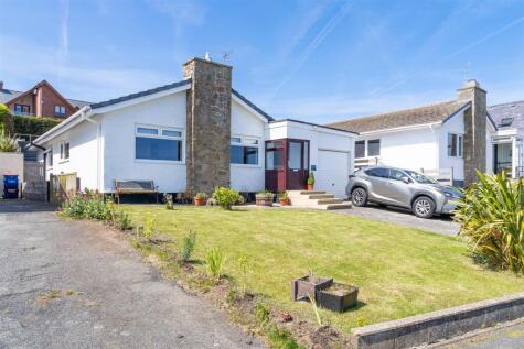 Trecastell, Parc Glan y Don, Bull Bay