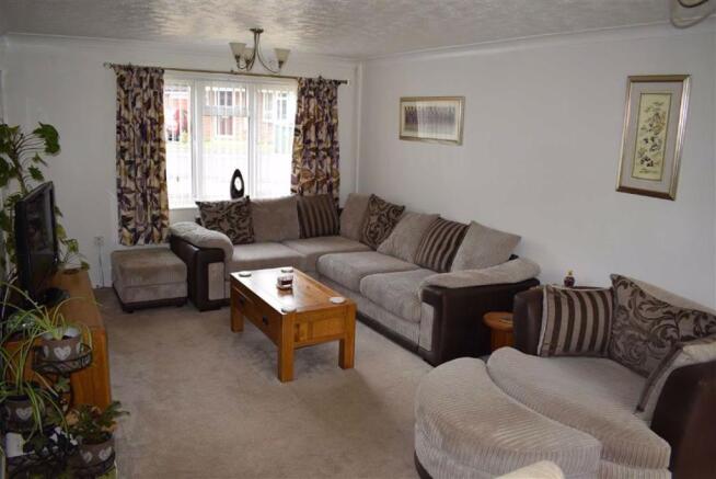 Living / Dining Room,