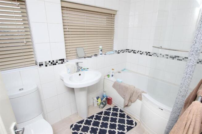 3 bed House for sale Image 10