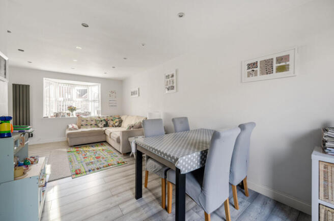 Ashtrees Road, Woodley, Reading, Berkshire, RG5 photo 4