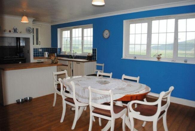 Kitchen/Dining...