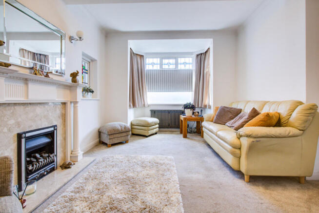 Portland Gardens, Romford, RM6 photo 4