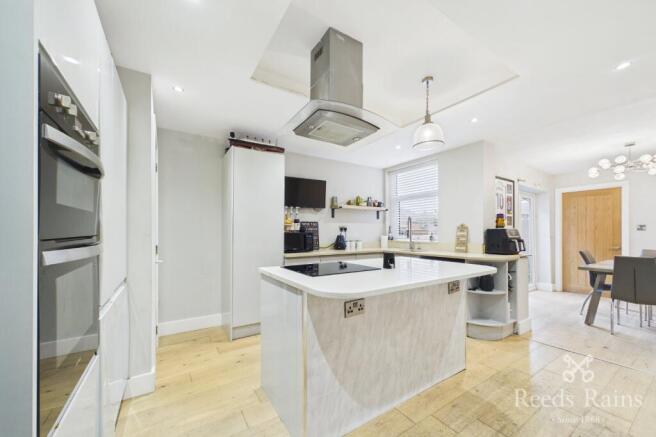 3 bed Terraced for sale Image 5