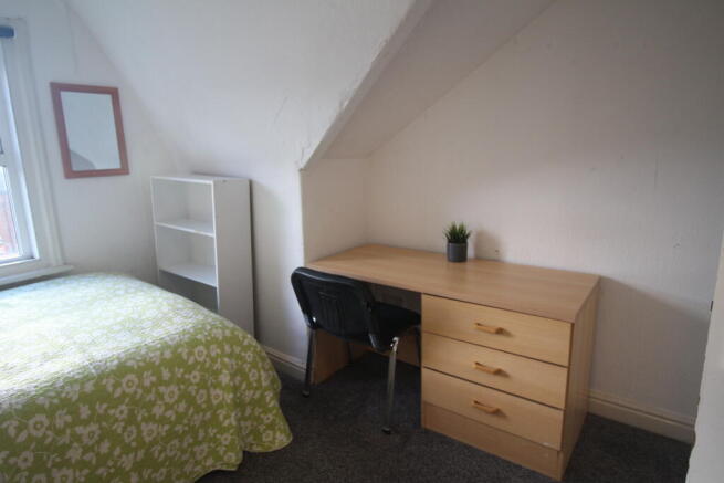 2 bed Flat to rent Image 9