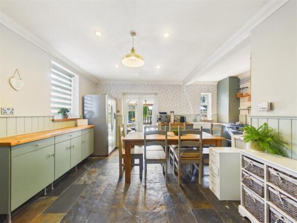 2 bed Semi-Detached for sale Image 4