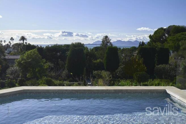Pool, sea views, Cap d'Antibes, French Riviera 