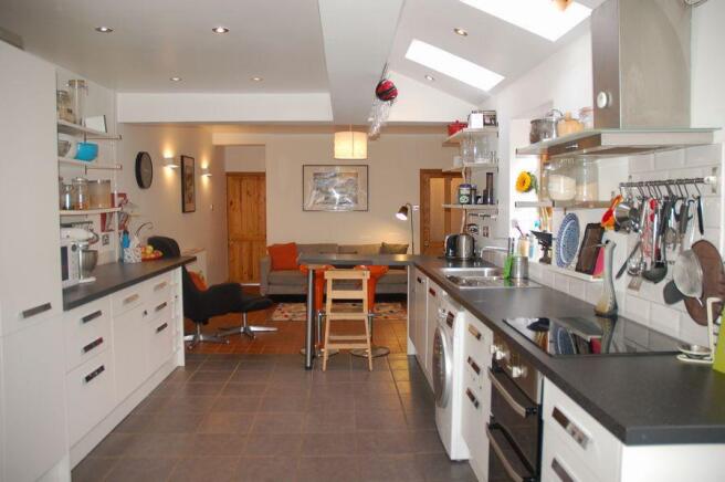 OPEN PLAN FAMILY/KITCHEN/DINING ROOM