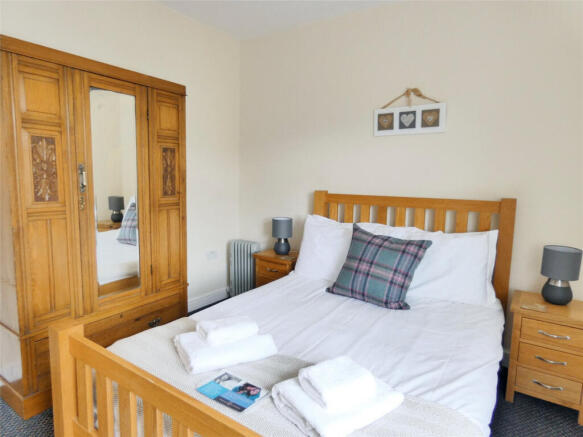 3 bed Terraced for sale Image 9