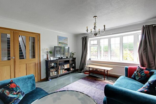 Living Room 2.jpg