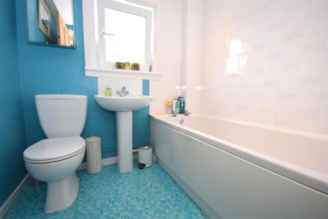 bathroom 1.JPG
