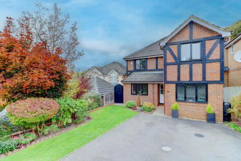 Foxhill Close, High Wycombe, Buckinghamshire, HP13